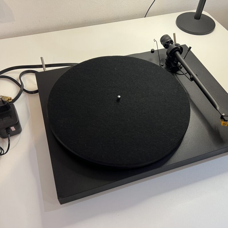 Gramofón Pro-Ject 1.2e