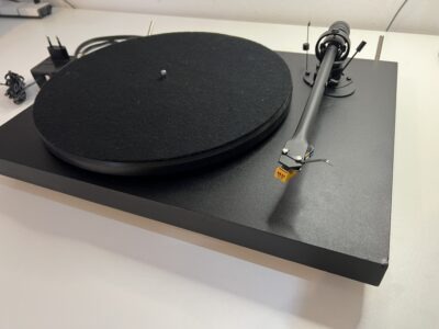 Gramofón Pro-Ject 1.2e