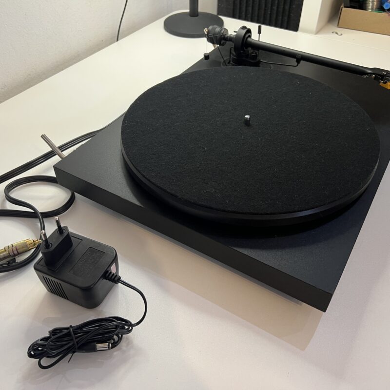 Gramofón Pro-Ject 1.2e