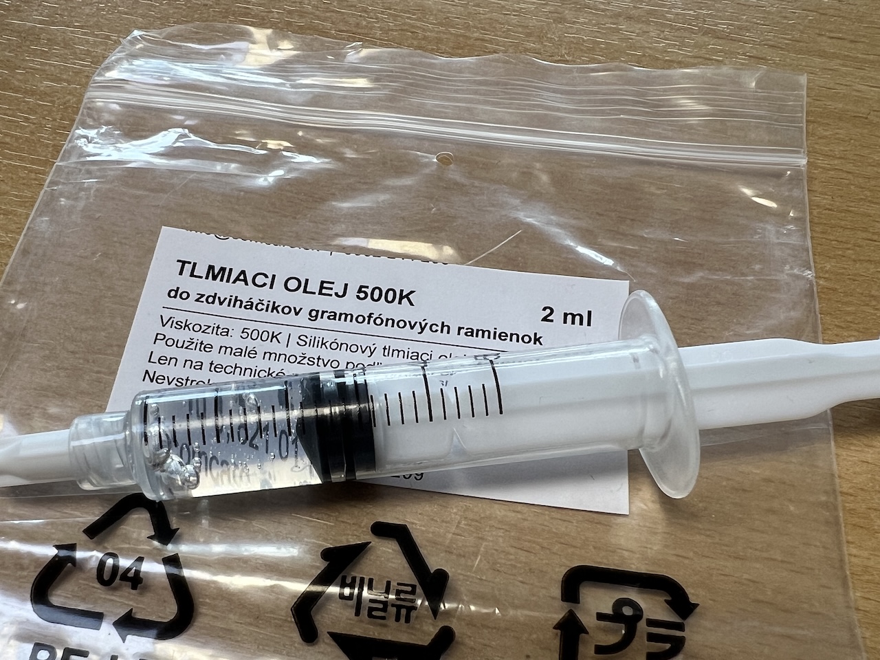 Silikónový olej na zdviháčik gramofónového ramienka 500 000 cSt – 2 ml 1 Silikónový olej na zdviháčik gramofónového ramienka 500 000 cSt – 2 ml
